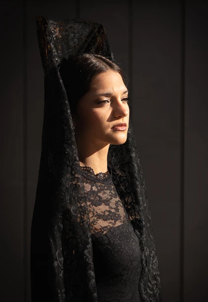 Perfil de mantilla con Lucía Martín